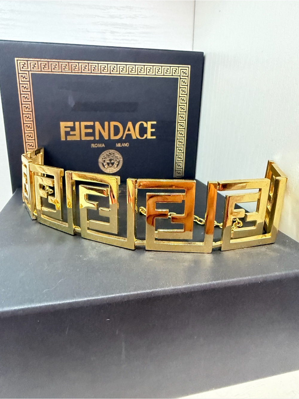 #208 Fendace Choker necklace